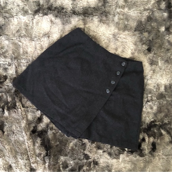 ❤️TRACY EVANS WOOL LIKE SKIRT BUTTON WINTER FALL MINI DARK GRAY BLACK SKORT❤️ - Picture 3 of 9